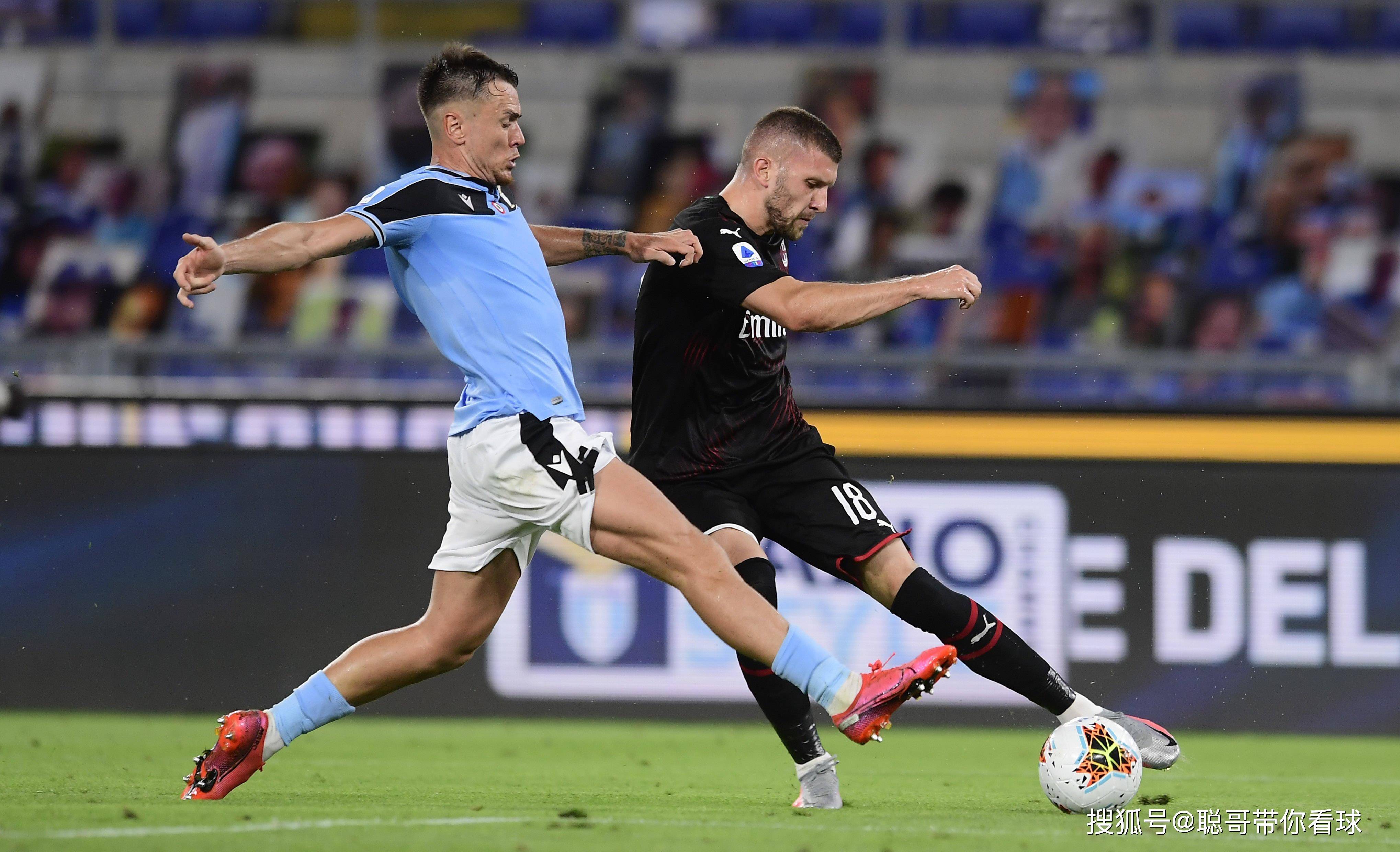 阿贾克斯内部会议纪要流出——赛前手感冰凉,意甲使命明确,心理建设被强调 阿贾克斯内部会议纪要流出——赛前手感冰凉,意甲使命明确,心理建设被强调