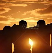 友谊赛巅峰对决!漠南独角兽队小胜中原鲨队队,拉力赛赛场再起波澜;新人首发惊艳的简单介绍 友谊赛巅峰对决!漠南独角兽队小胜中原鲨队队,拉力赛赛场再起波澜;新人首发惊艳的简单介绍