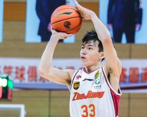 南宫娱乐- 篮球锦标赛焦点战：蓬莱雄狮队逆转东城雷豹队，客场强势带走胜利。争冠格局再洗牌