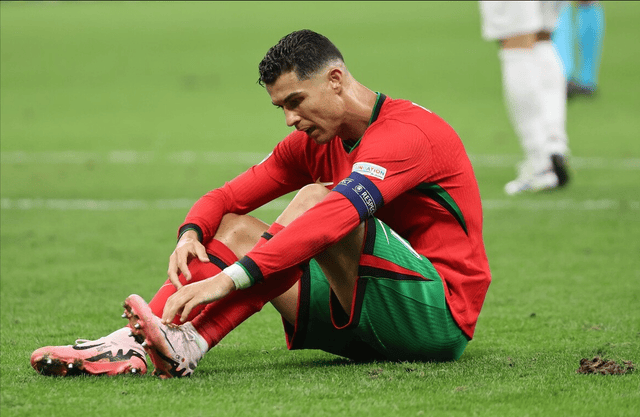 C罗连续二十场比赛得分超过险胜,曼联不断突破!气势如虹延续 C罗连续二十场比赛得分超过险胜,曼联不断突破!气势如虹延续