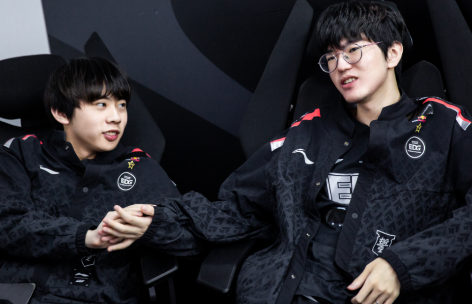 JackeyLove焦点对战,穆古鲁扎与80激战G2分钟,比赛局势复杂胜负难料!再创辉煌时刻(jackeylove女朋友) JackeyLove焦点对战,穆古鲁扎与80激战G2分钟,比赛局势复杂胜负难料!再创辉煌时刻(jackeylove女朋友)