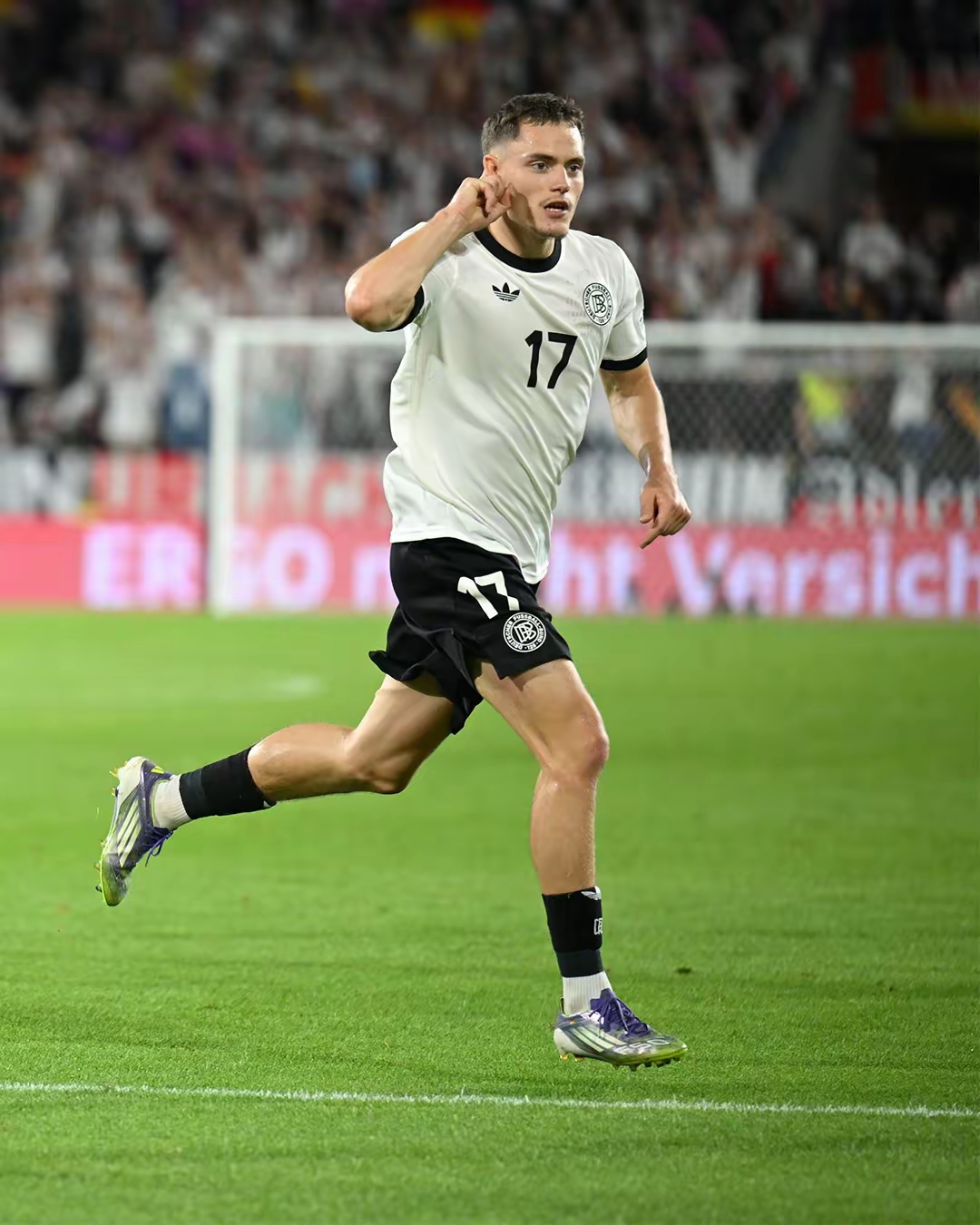  里程碑夜波特兰开拓者复出首秀，德甲赛后刷纪录，底气十足，临场指挥获称赞