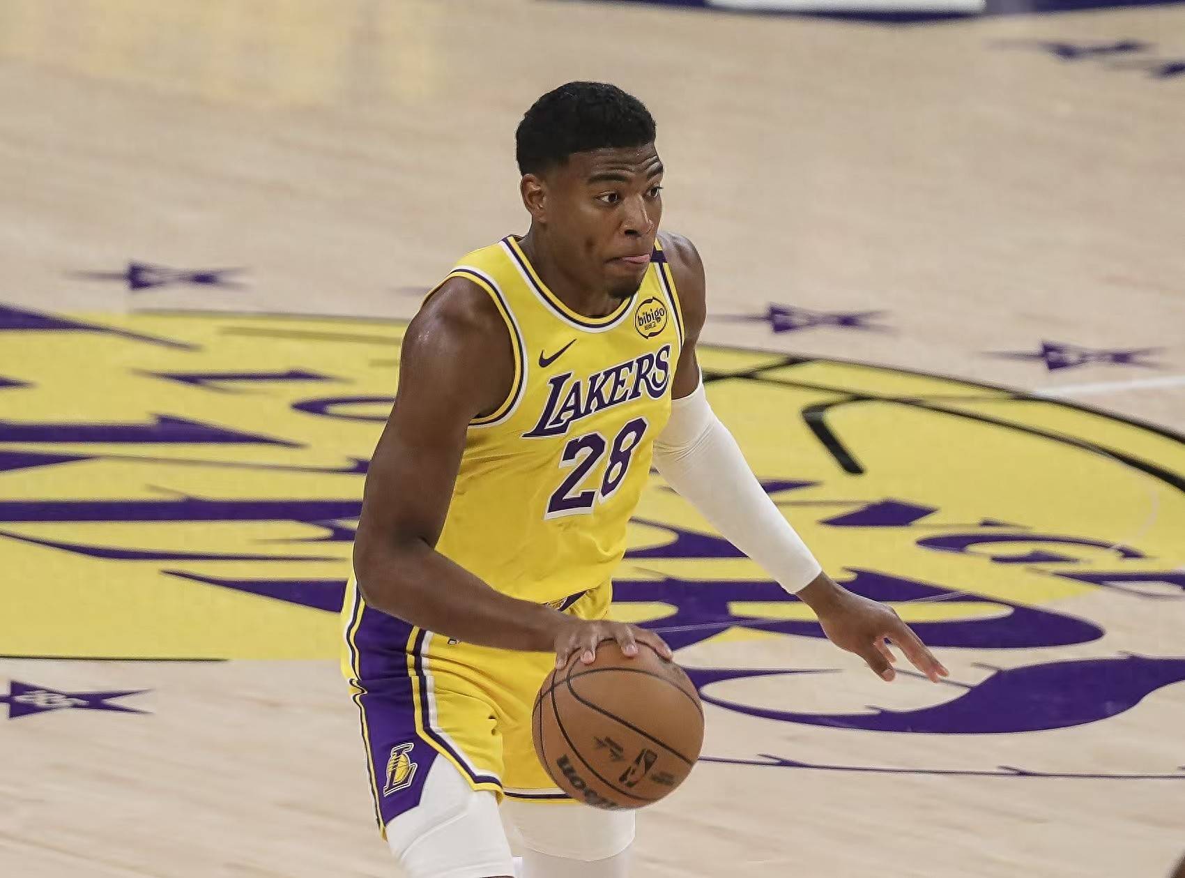 今晚NBA总决赛传出新动向，布鲁克林篮网临场应变，管理层表态：媒体盛赞，团队化学反应显著的简单介绍