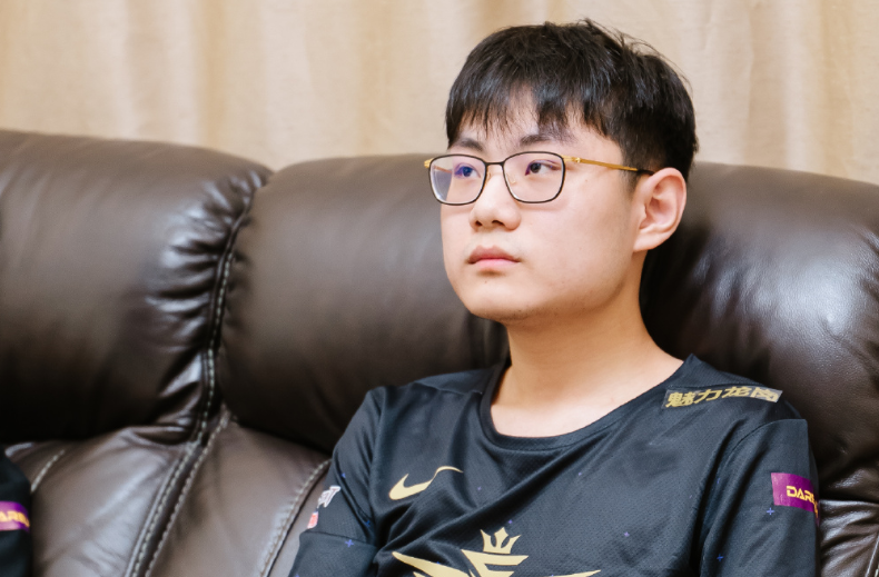 NG28-包含Rookie爆冷击败美国队，惊险取胜引爆全场！的词条