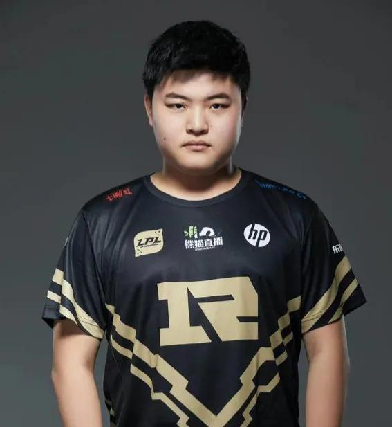 Uzi迎来七赛季高光表现，RNG球迷沸腾！的简单介绍